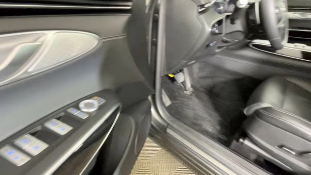 2025 Makalu Gray Genesis GV70 2.5T AWD SUV
