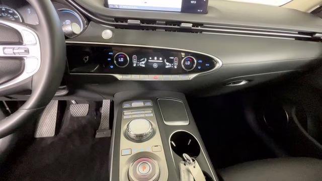 2025 Makalu Gray Genesis GV70 2.5T AWD SUV