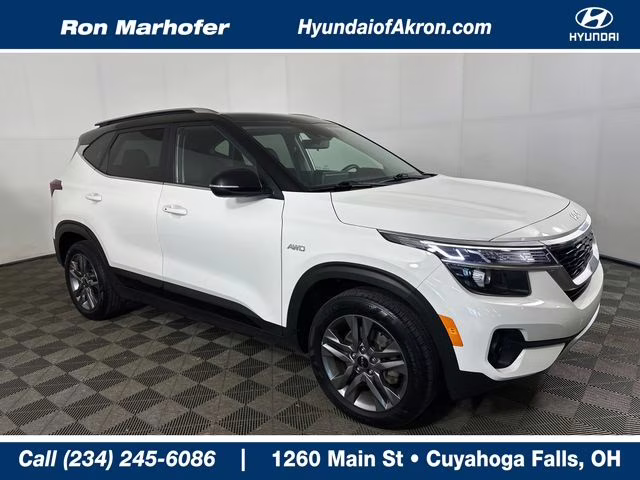 2022 Clear White/Black Roof Kia Seltos S AWD SUV