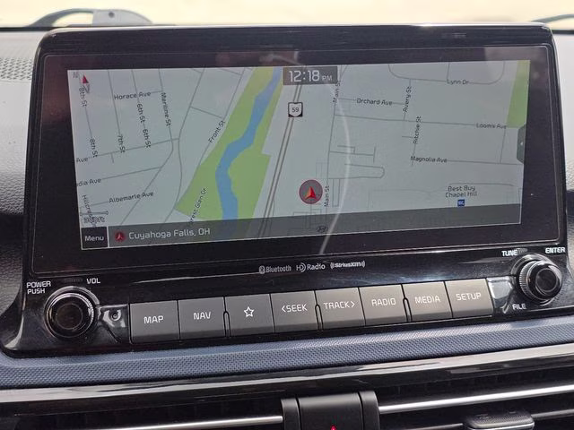 2022 Clear White/Black Roof Kia Seltos S AWD SUV