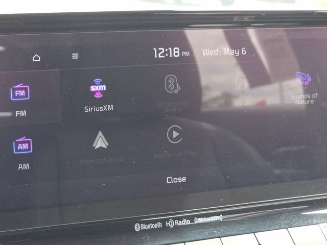 2022 Clear White/Black Roof Kia Seltos S AWD SUV