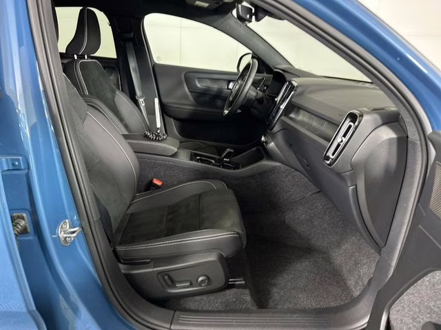 2023 Fjord Blue Metallic Volvo C40 Recharge Pure Electric Ultimate AWD SUV