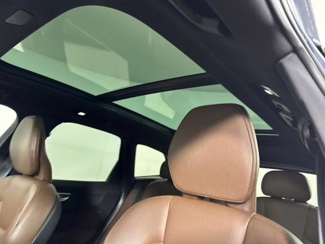 2022 Denim Blue Metallic Volvo XC60 B5 Momentum AWD SUV