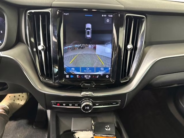 2023 Onyx Black Metallic Volvo XC60 B5 Core AWD SUV
