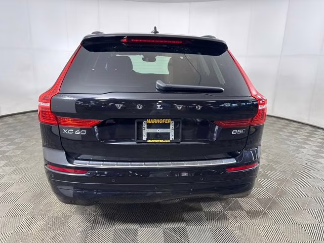 2023 Onyx Black Metallic Volvo XC60 B5 Core AWD SUV