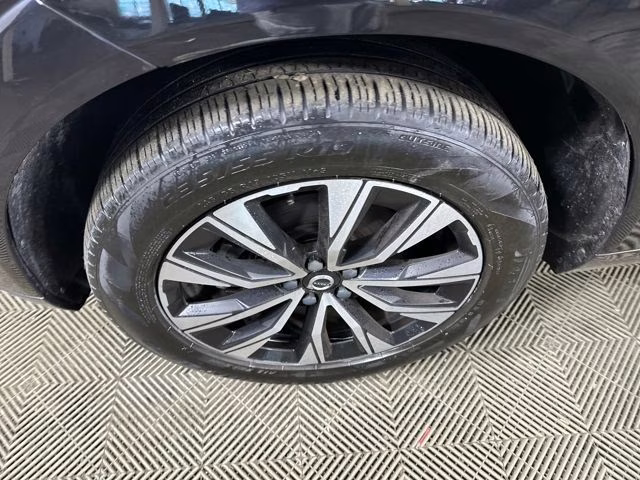 2023 Onyx Black Metallic Volvo XC60 B5 Core AWD SUV