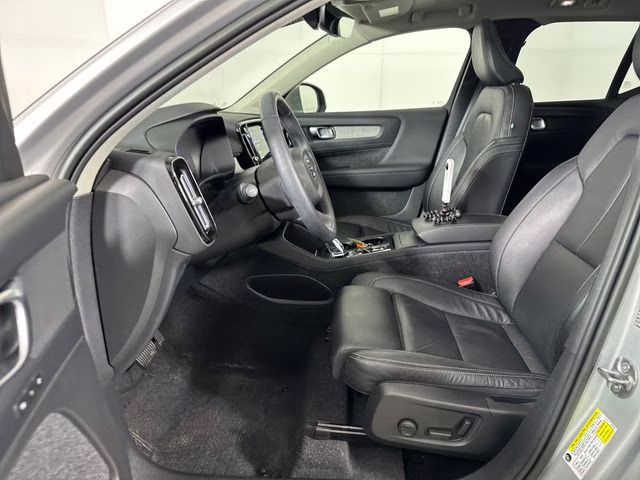 2023 Silver Volvo XC40 B5 Plus Bright Theme AWD SUV