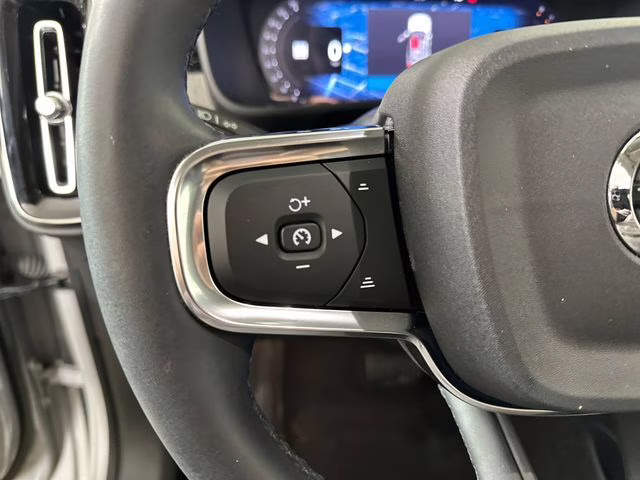 2023 Silver Volvo XC40 B5 Plus Bright Theme AWD SUV