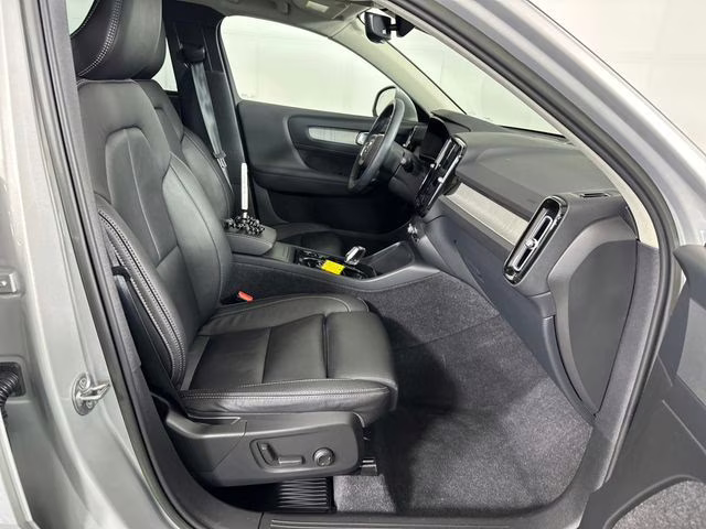 2023 Silver Volvo XC40 B5 Plus Bright Theme AWD SUV