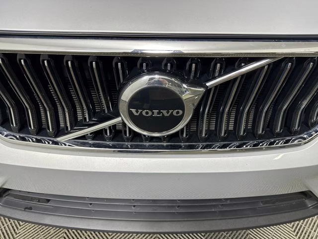 2023 Silver Volvo XC40 B5 Plus Bright Theme AWD SUV