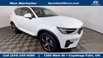 2025 Crystal White Pearl Volvo XC40 B5 Core AWD SUV