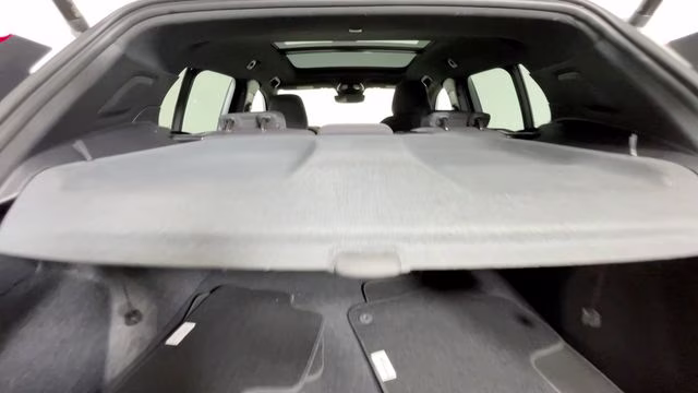2025 Crystal White Pearl Volvo XC40 B5 Core AWD SUV