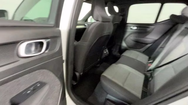 2025 Crystal White Pearl Volvo XC40 B5 Core AWD SUV