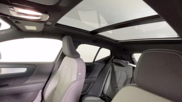 2025 Crystal White Pearl Volvo XC40 B5 Core AWD SUV