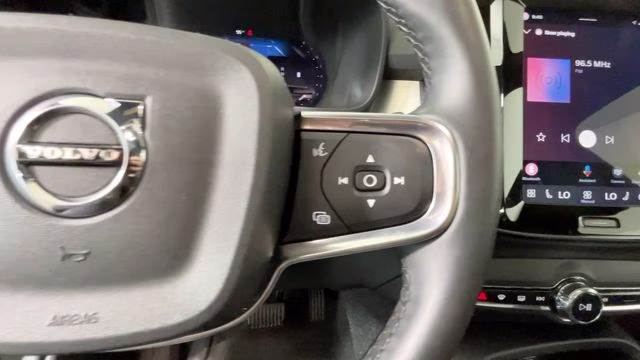 2025 Crystal White Pearl Volvo XC40 B5 Core AWD SUV