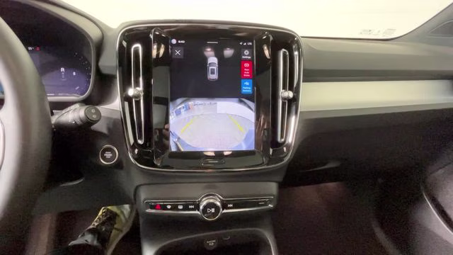 2025 Crystal White Pearl Volvo XC40 B5 Core AWD SUV