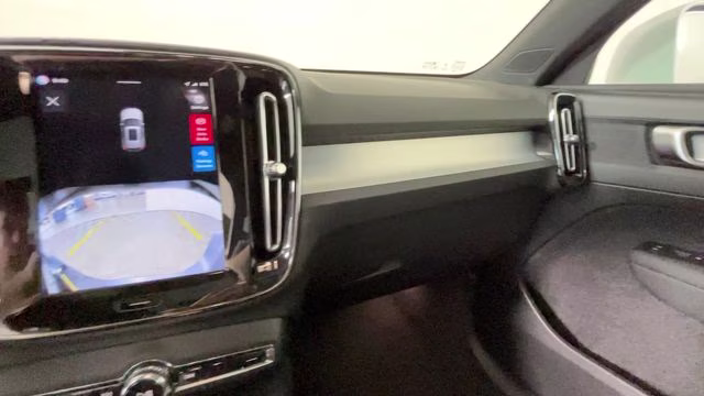 2025 Crystal White Pearl Volvo XC40 B5 Core AWD SUV