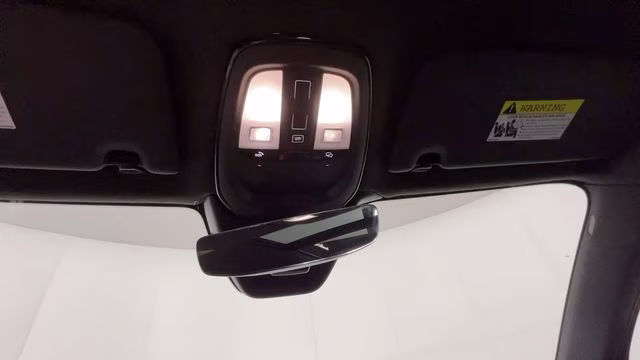 2025 Crystal White Pearl Volvo XC40 B5 Core AWD SUV