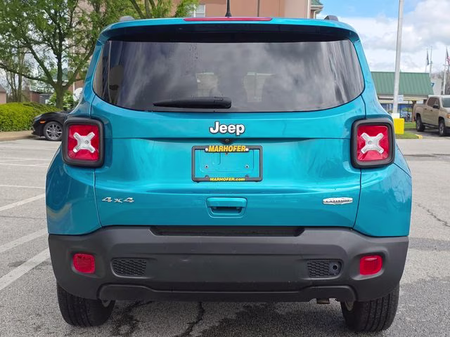 2022 Bikini Metallic Clearcoat Jeep Renegade Latitude 4X4 SUV