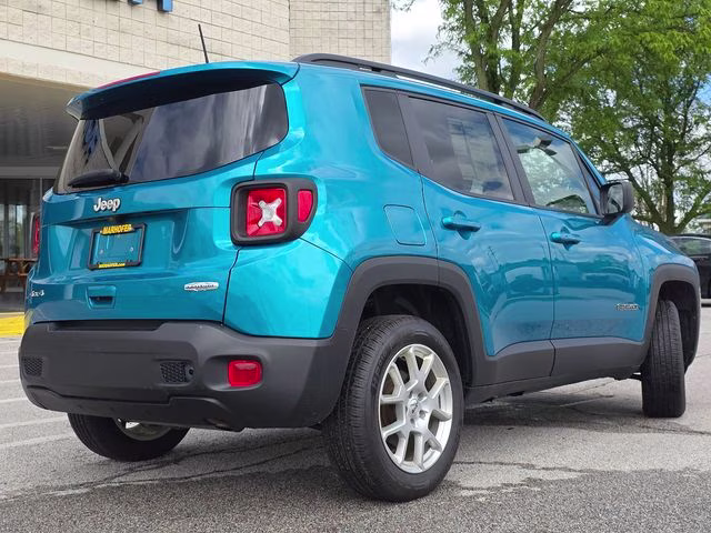 2022 Bikini Metallic Clearcoat Jeep Renegade Latitude 4X4 SUV