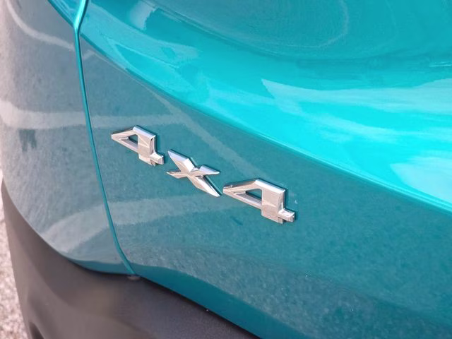 2022 Bikini Metallic Clearcoat Jeep Renegade Latitude 4X4 SUV