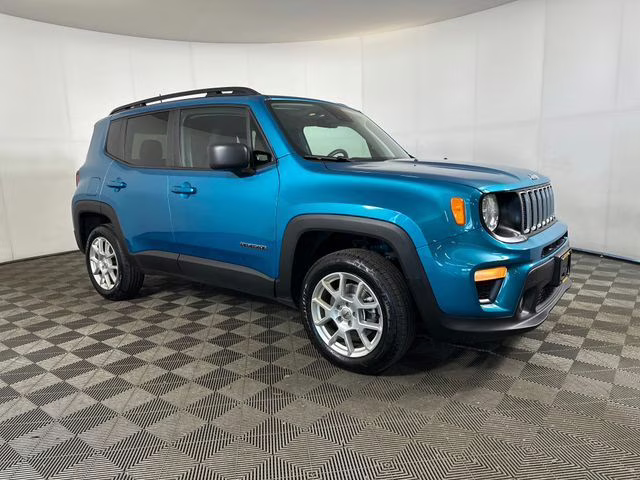 2022 Bikini Metallic Clearcoat Jeep Renegade Latitude 4X4 SUV