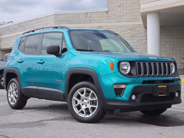 2022 Bikini Metallic Clearcoat Jeep Renegade Latitude 4X4 SUV