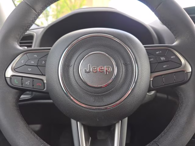 2022 Bikini Metallic Clearcoat Jeep Renegade Latitude 4X4 SUV