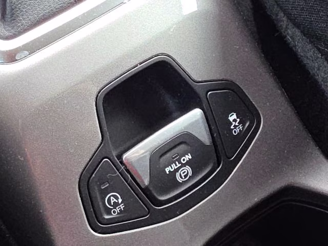 2022 Bikini Metallic Clearcoat Jeep Renegade Latitude 4X4 SUV
