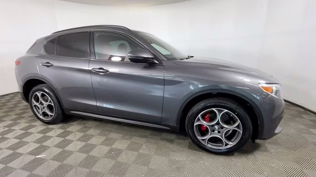 2022 Vesuvio Gray Metallic Alfa Romeo Stelvio Sprint AWD SUV