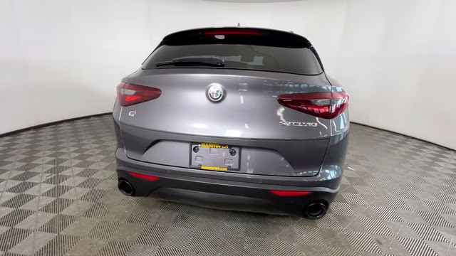 2022 Vesuvio Gray Metallic Alfa Romeo Stelvio Sprint AWD SUV