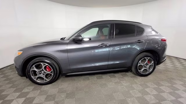 2022 Vesuvio Gray Metallic Alfa Romeo Stelvio Sprint AWD SUV