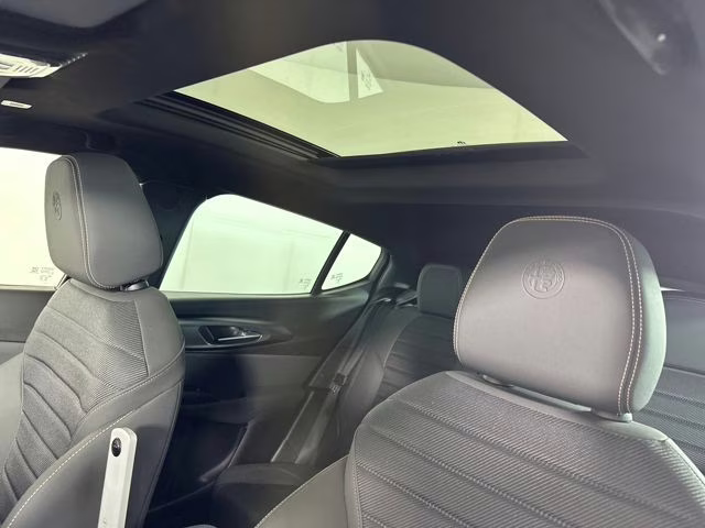 2024 Alfa White Alfa Romeo Tonale Ti AWD SUV