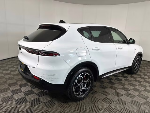 2024 Alfa White Alfa Romeo Tonale Ti AWD SUV