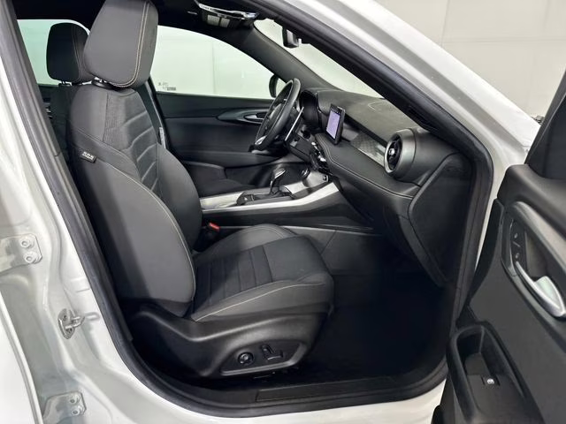 2024 Alfa White Alfa Romeo Tonale Ti AWD SUV