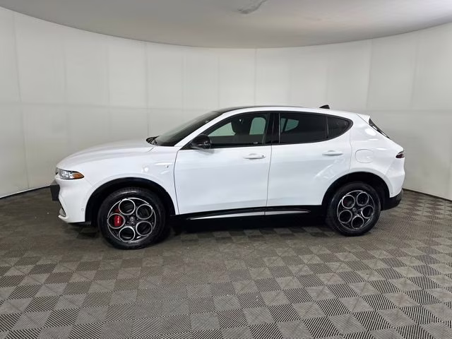 2024 Alfa White Alfa Romeo Tonale Ti AWD SUV
