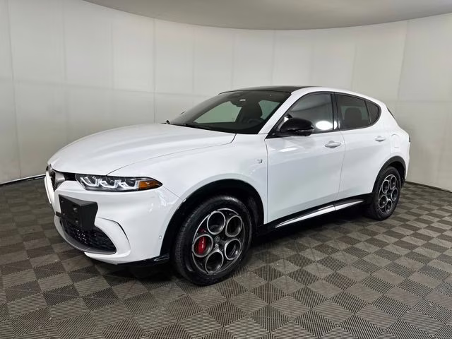 2024 Alfa White Alfa Romeo Tonale Ti AWD SUV