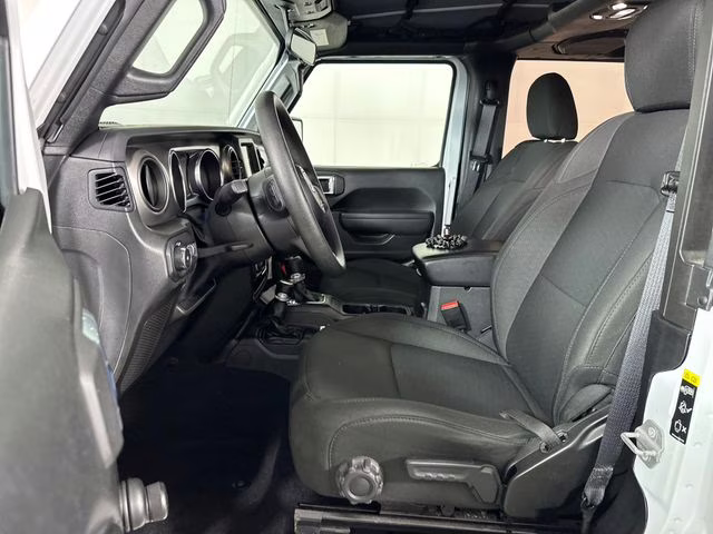 2022 Bright White Clearcoat Jeep Wrangler Willys 4X4 SUV