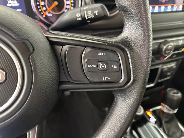 2022 Bright White Clearcoat Jeep Wrangler Willys 4X4 SUV
