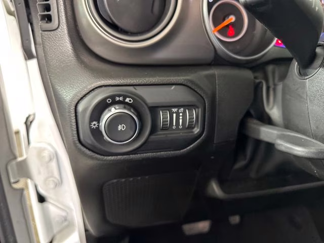 2022 Bright White Clearcoat Jeep Wrangler Willys 4X4 SUV