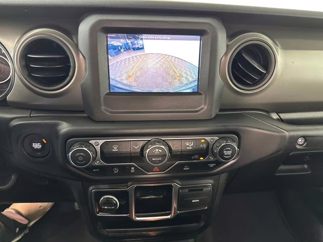 2022 Bright White Clearcoat Jeep Wrangler Willys 4X4 SUV