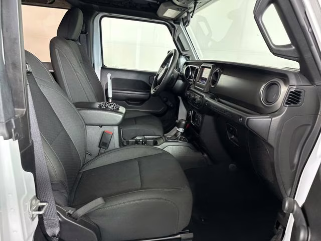 2022 Bright White Clearcoat Jeep Wrangler Willys 4X4 SUV