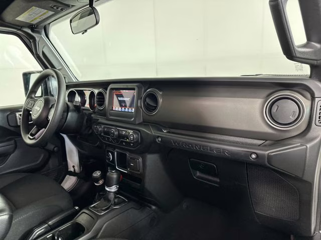 2022 Bright White Clearcoat Jeep Wrangler Willys 4X4 SUV