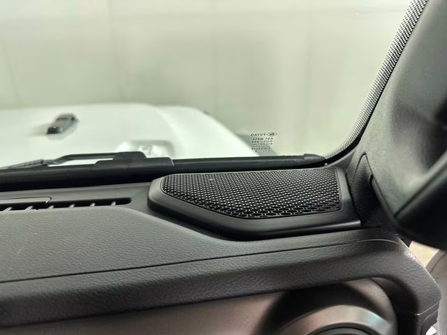 2022 Bright White Clearcoat Jeep Wrangler Willys 4X4 SUV