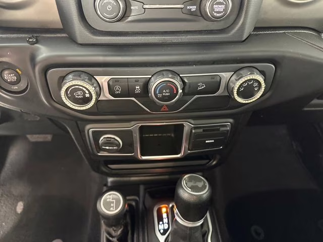 2020 Bright White Clearcoat Jeep Wrangler Unlimited Sport 4X4 SUV