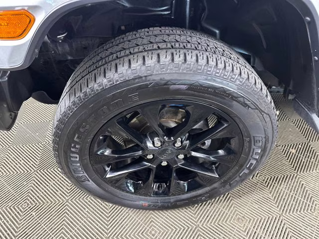 2023 Silver Zynith Clearcoat Jeep Wrangler Sahara 4xe 4X4 SUV