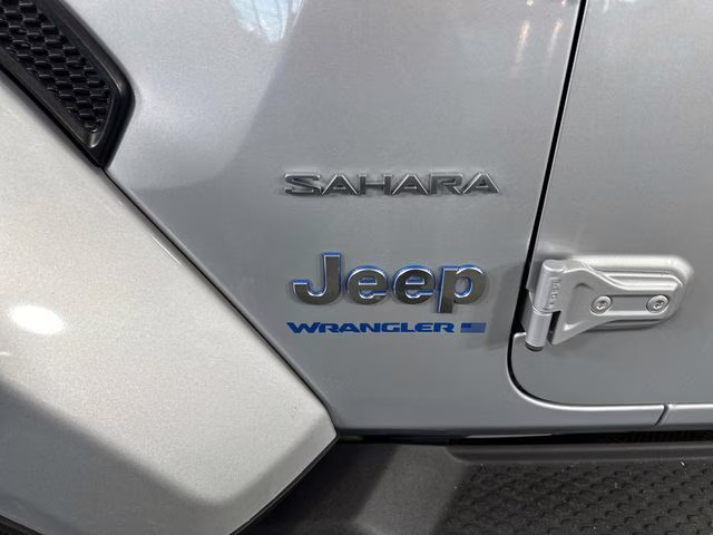 2023 Silver Zynith Clearcoat Jeep Wrangler Sahara 4xe 4X4 SUV