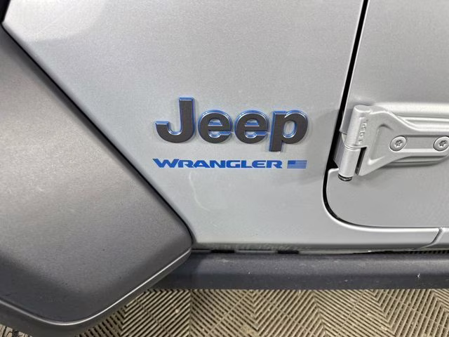 2024 Silver Zynith Clearcoat Jeep Wrangler Willys 4xe 4X4 SUV