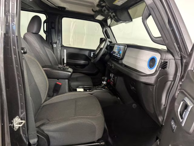 2024 Granite Crystal Metallic Clearcoat Jeep Wrangler Willys 4xe 4X4 SUV