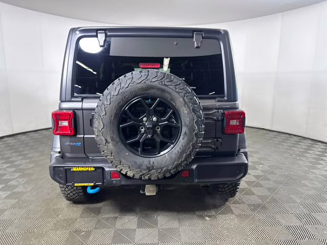 2024 Granite Crystal Metallic Clearcoat Jeep Wrangler Willys 4xe 4X4 SUV